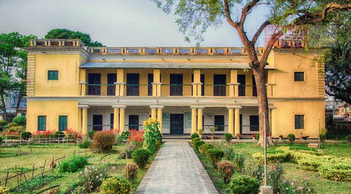 কবিগুরুর জন্মদিনে নীরব শাহজাদপুরের কাচারিবাড়ী