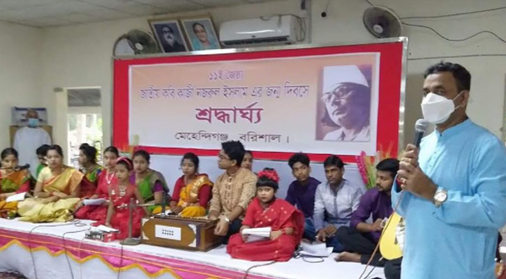 অসাম্প্রদায়িক চেতনার ভীত তৈরি করেছিলেন কাজী নজরুল