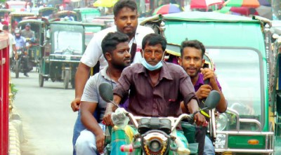 চাঁপাইয়ের পর এবার রাজশাহীতে করোনার ছোবল