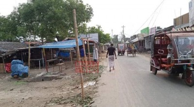 চাঁপাইনবাবগঞ্জের লকডাউন মানাতে কঠোর প্রশাসন