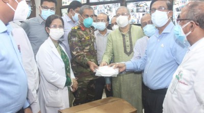 দুই হাসপাতালকে মাস্ক দিলো বিএমএ