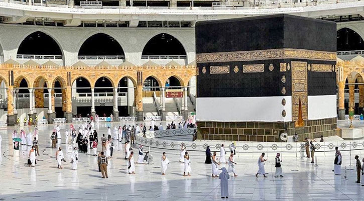 স্বাস্থ্যবিধি মেনে চলছে হজ