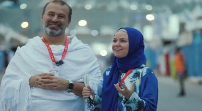 দেনমোহর আদায়ে হজ পালন করলেন তারা 