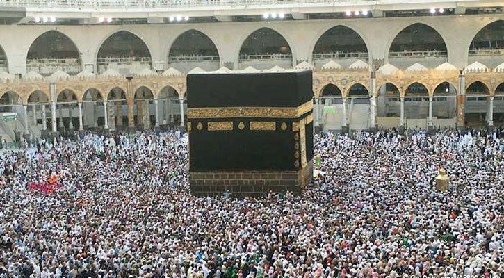 নিবন্ধিত ব্যক্তিরা ক্রমানুসারে হজে যেতে পারবেন