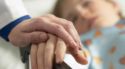 রোগী দেখতে যাওয়া একটি উত্তম নফল ইবাদত