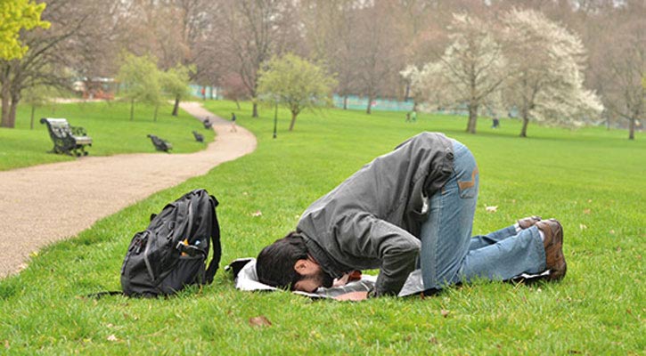 ভ্রমণে নামাজ যেভাবে পড়বেন