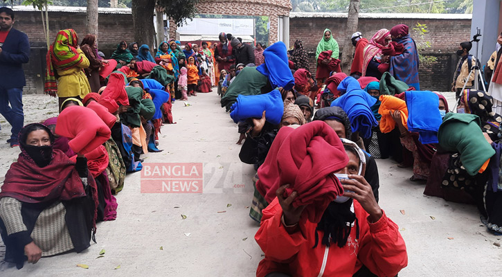 লোহাগড়ায় দুই শতাধিক শীতার্ত পেল বসুন্ধরার কম্বল