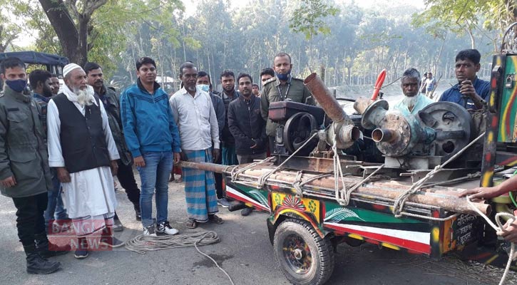 হাতিয়ায় বালু ও মাটি উত্তোলন, ৫টি ড্রেজার মেশিন জব্দ