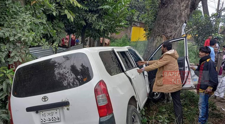 ফেনীতে সড়কে প্রাণ গেল দুই ভাইয়ের