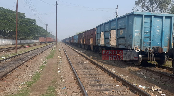 দর্শনা রেল ইয়ার্ডে চোরচক্রের হানা, নিরাপত্তাকর্মীদের গুলিবর্ষণ