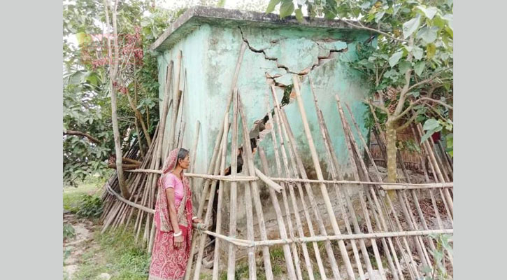 ‘প্রধানমন্ত্রীর দেওয়া ঘর পাইছিলাম, হেইডাও ভাইঙা গেছে’