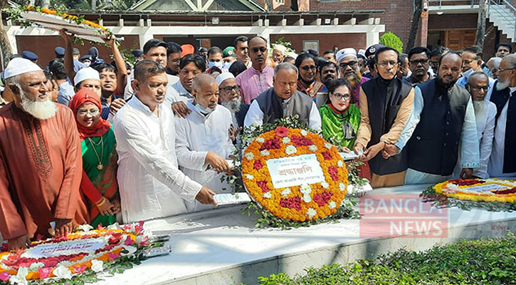 ঐতিহাসিক ৭ মার্চে টুঙ্গিপাড়ায় বঙ্গবন্ধুর সমাধিতে শ্রদ্ধা