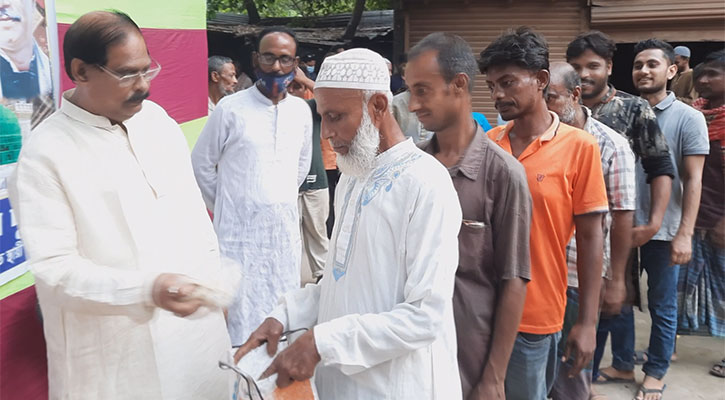 ৩৯ বছর ধরে রমজান জুড়ে ইফতার দেন এমপি সামছুল