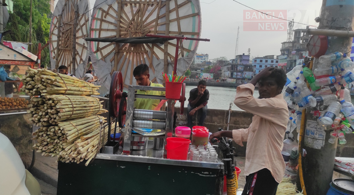 ইফতারে তৃষ্ণা মেটাতে বাড়ছে আখের রসের চাহিদা