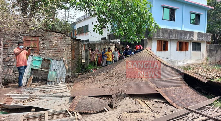 ব্রাহ্মণবাড়িয়ায় স্কুলের পরিত্যক্ত ঘর ভেঙে ৫ শিক্ষার্থী আহত