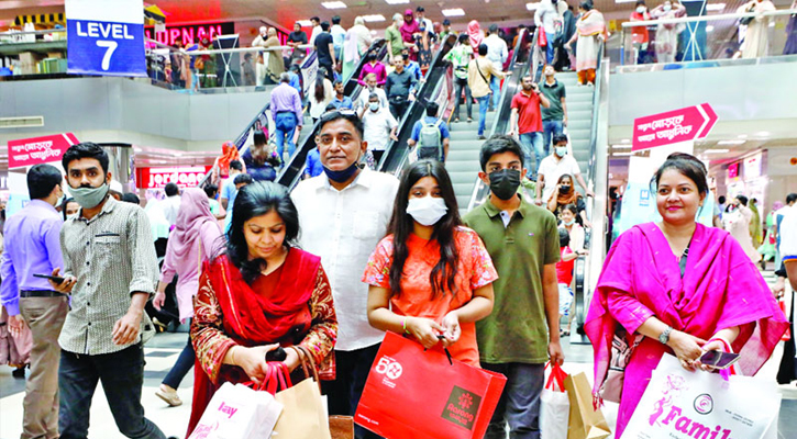 বসুন্ধরা শপিং মলে জমে উঠছে ঈদের কেনাকাটা