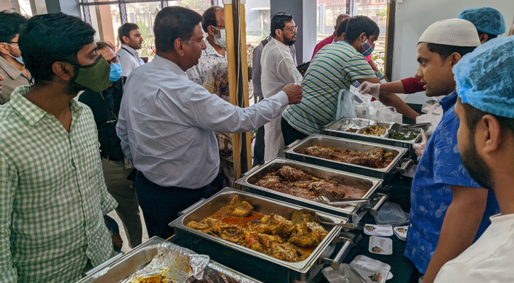আইসিসিবিতে পুরান ঢাকার ইফতারি বাজার