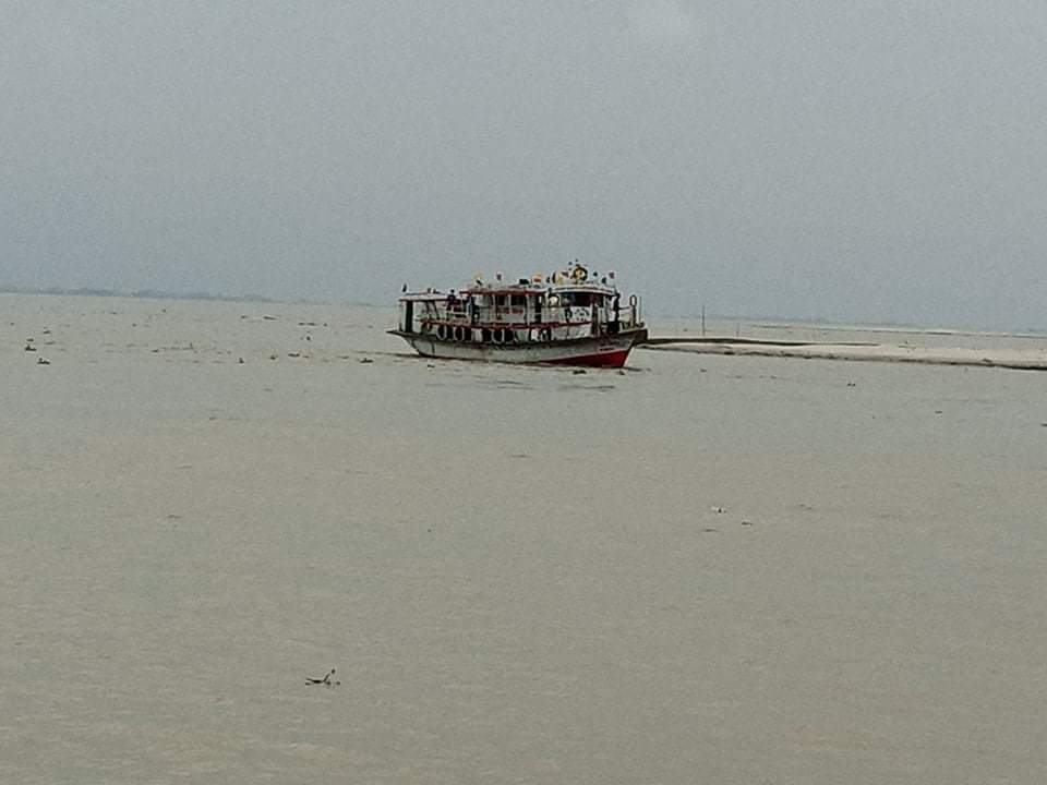 বাংলাবাজার-শিমুলিয়া নৌরুটে লঞ্চ-স্পিডবোট চলাচল বন্ধ