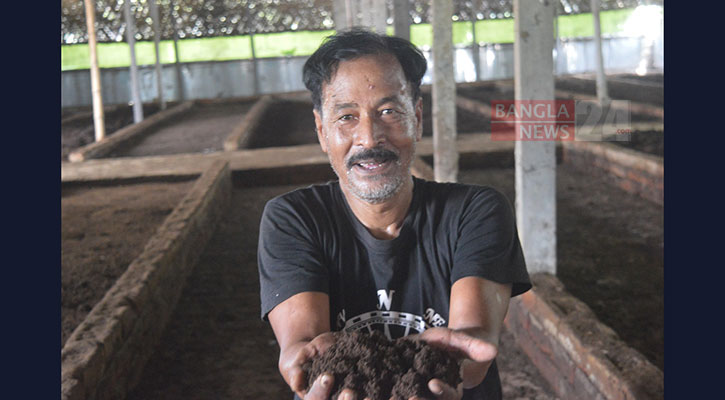 গোবর থেকে মাসে আয় লাখ টাকা!