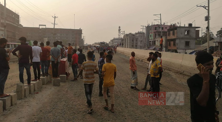 বেতন-বোনাসের দাবিতে ঢাকা-টাঙ্গাইল-বঙ্গবন্ধু সেতু মহাসড়ক অবরোধ