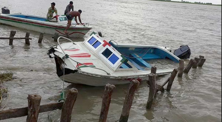 বাংলাবাজার-শিমুলিয়া রুটে তলা ফেটে স্পিডবোটডুবি