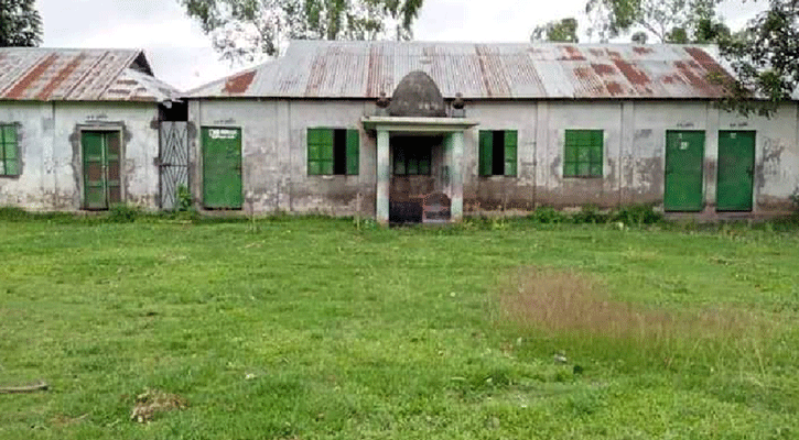 ১০ বছর ধরে ঈদ এলেই যে ঈদগাহ মাঠে জারি হয় ১৪৪ ধারা