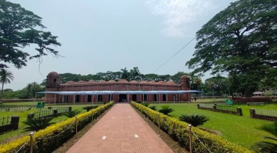 বাগেরহাটে ঈদের প্রধান জামাত ষাটগম্বুজ মসজিদে