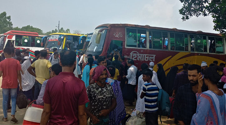 ঈদ ফেরত যাত্রী ও যানবাহনের চাপ পড়েছে পাটুরিয়ায়