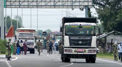 ৭ দিন বন্ধের পর বাংলাবান্ধা স্থলবন্দরে আমদানি-রপ্তানি চালু