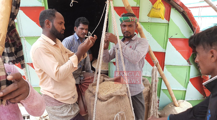 মোকামে কারসাজি, ধানের ন্যায্যমূল্য থেকে বঞ্চিত কৃষক-পাইকার