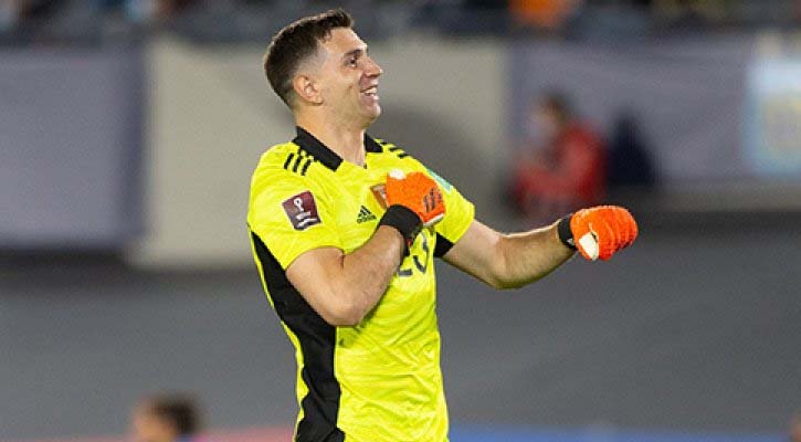 এমবাপ্পেকে উল্টো খোঁচা আর্জেন্টাইন মার্টিনেজের