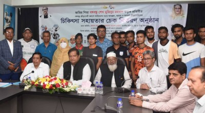 প্রধানমন্ত্রীর অনুদান পেলেন অসহায় ক্রীড়াবিদ-সংগঠকরা 