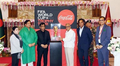 রাষ্ট্রপতির বাসায় বিশ্বকাপ ট্রফি