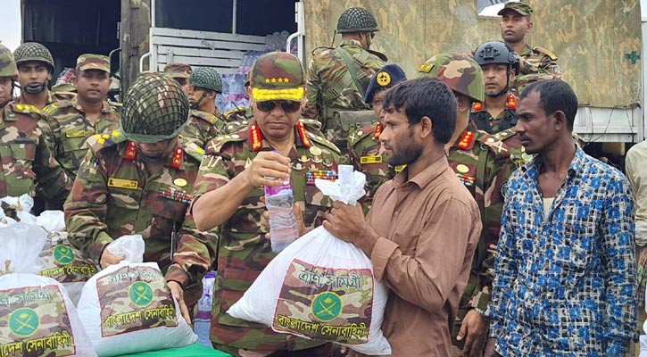 ত্যাগের মানসিকতা নিয়ে আন্তরিকতার সঙ্গে কাজ করতে হবে: সেনাপ্রধান