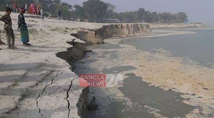 পদ্মায় বাড়ছে পানি: ফরিদপুরে ভাঙন ঝুঁকিতে ৩৫০ পরিবার