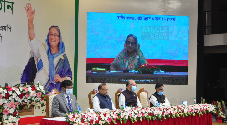 কুমিল্লা সিটি মেয়রকে শপথ করালেন প্রধানমন্ত্রী