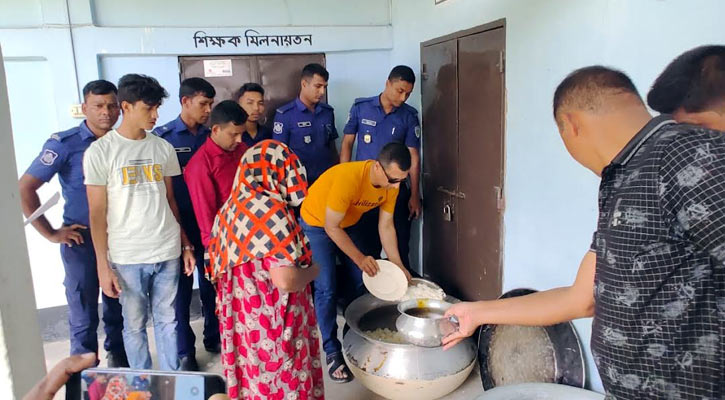 ঈদের দিনেও বানভাসি মানুষের পাশে সিলেট জেলা পুলিশ