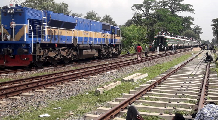 আক্কেলপুরে ৭ ঘণ্টা পরে ট্রেন চলাচল স্বাভাবিক