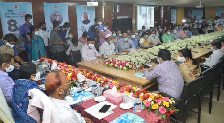 ১৬ কোটি লোককে সেবা দিতে হিমশিম খেতে হচ্ছে: স্বাস্থ্যমন্ত্রী