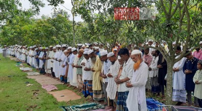 জয়পুরহাটে বৃষ্টি কামনায় নামাজ আদায়