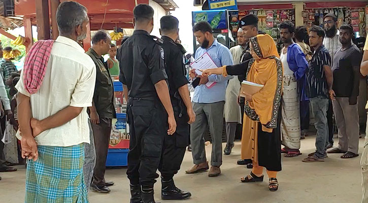 ফুলবাড়ী রেলস্টেশনে টিকিট কালোবাজারি, জরিমানা 