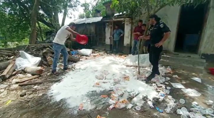 আক্কেলপুরে ভেজাল রং-কেমিক্যাল দিয়ে তৈরি হতো আইসক্রিম