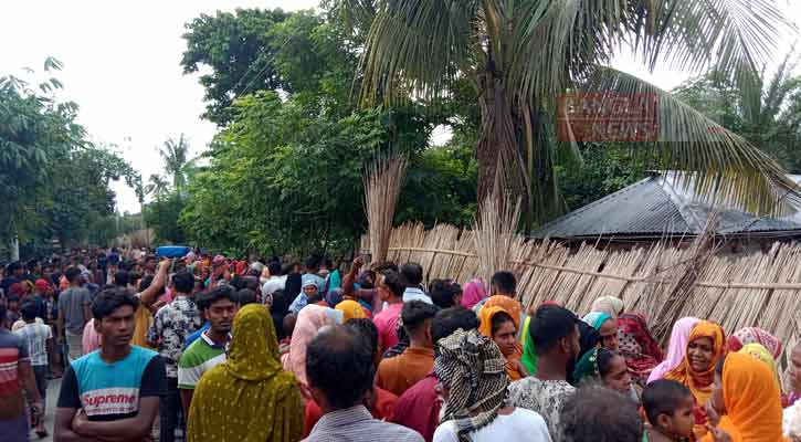 জামাইয়ের হাসুয়ার কোপে শাশুড়ি খুন