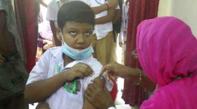 রাসিকে করোনার টিকা পেল আরও প্রায় ৫ হাজার শিশু শিক্ষার্থী