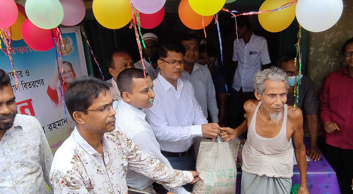 বাগেরেহাট ৩০ টাকা কেজিতে চাল বিক্রি শুরু