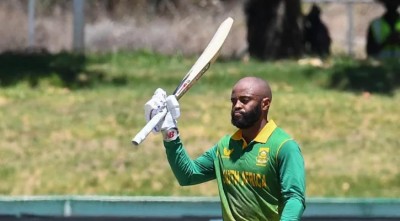 জাতীয় দলের অধিনায়ক, তবুও তাকে কিনল না কেউ