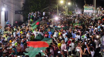 বাফুফে ভবনে সাফজয়ী মেয়েরা