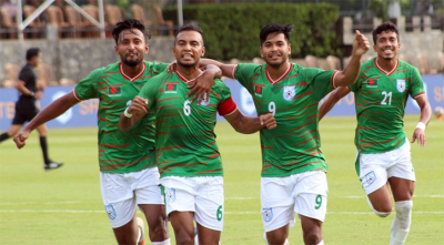 মেয়েদের উৎসবে বাড়তি মাত্রা যোগ করলেন জামালরা