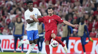 ডেনমার্কের কাছে হেরেও বিপদ এড়ালো ফ্রান্স