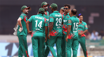 হেরেই চলেছে বাংলাদেশ লিজেন্ডস